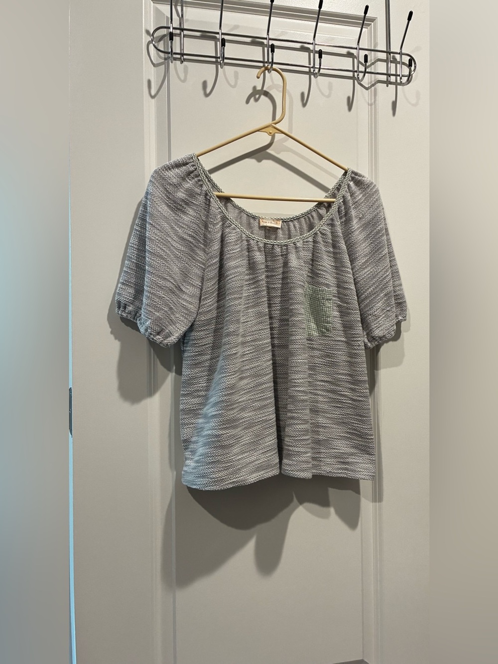 Hem & Thread Gray Short-Sleeve Peasant Top Large